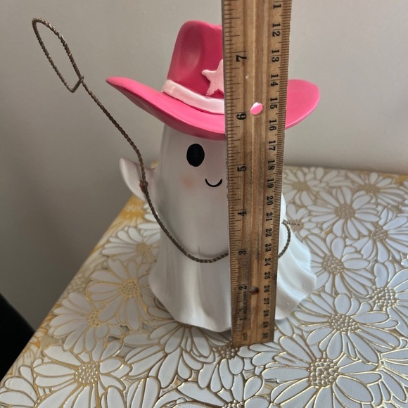Cowboy Ghost with Pink Hat  and Lasso - Picture 3 of 4